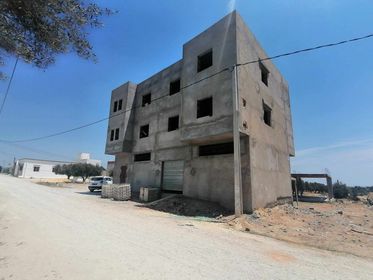 Hammamet Barraket Essahel Vente Surfaces Trois garages avec deux tages inachevs