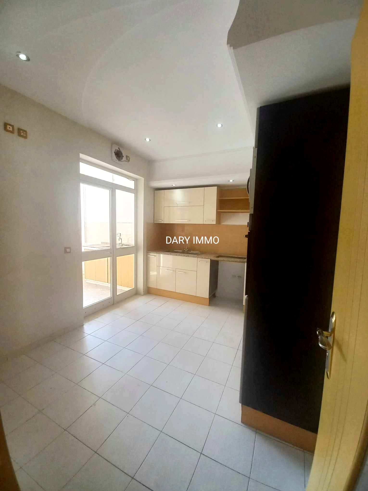 Ariana Ville El Menzah 7 Vente Appart. 5 pices+ Un appartement s4  el menzah 7 bis