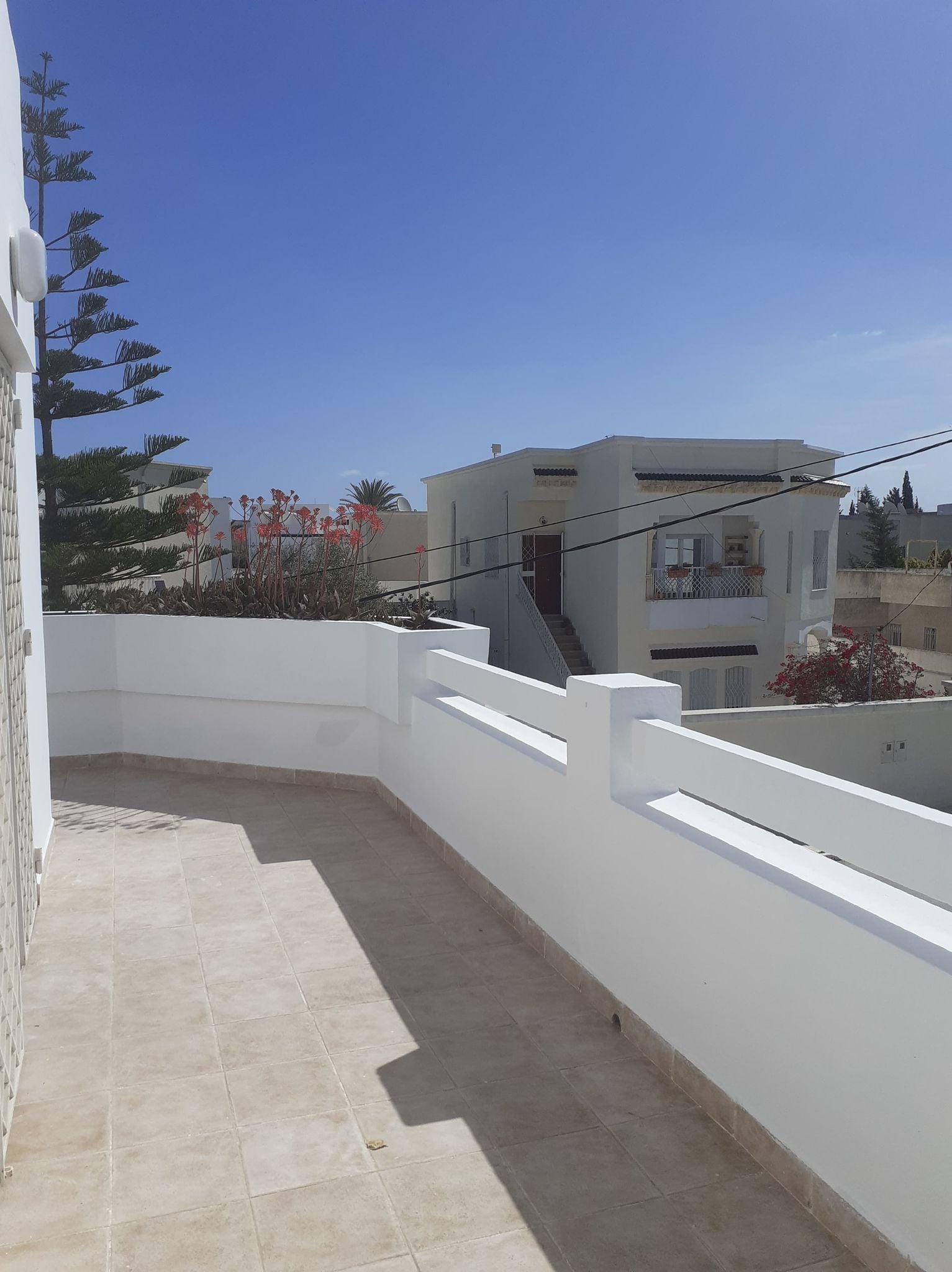 La Soukra La Soukra Vente Appart. 4 pices Une villa  la soukra