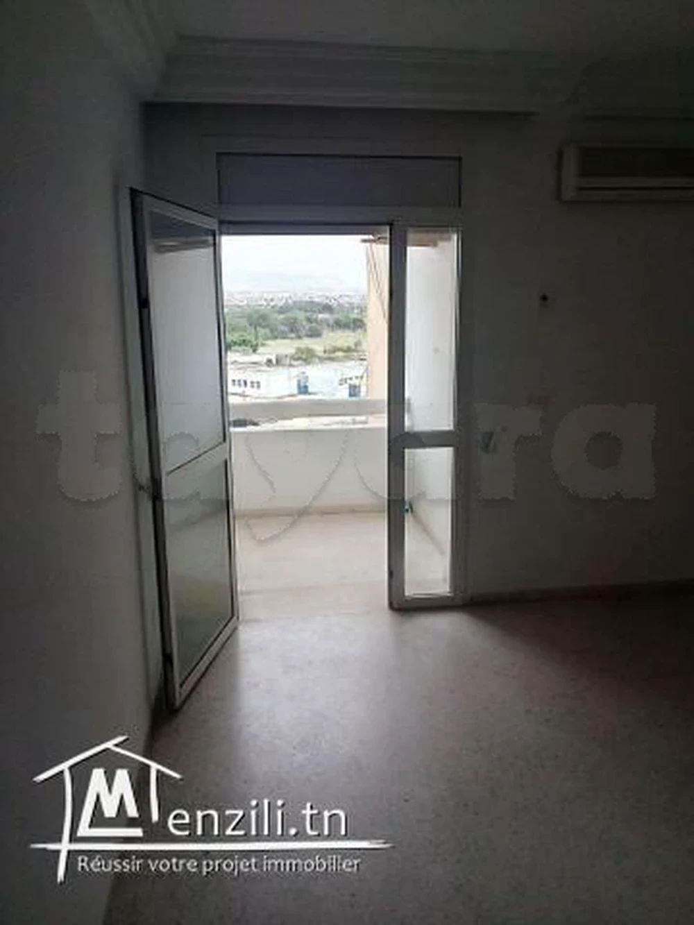 Rades Ville Sportive Vente Appart. 3 pices Appartement large et  modeste